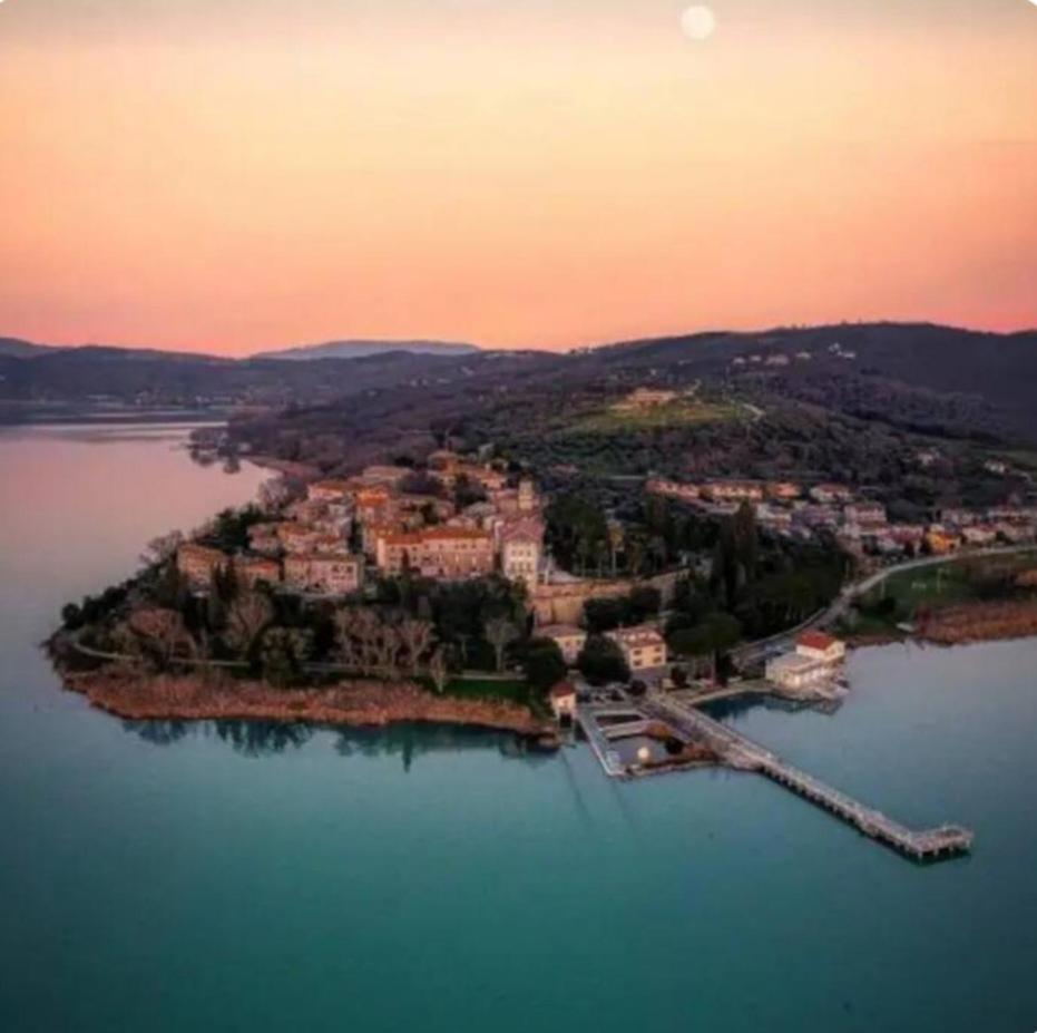 Il Borgo Antico Villa Monte del Lago Buitenkant foto